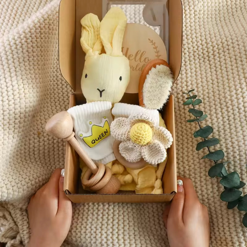 Customized Newborn Baby Wood Silicone Gift Box Crochet Rabbit Fox Elephant Baby Teething Rattle Toys