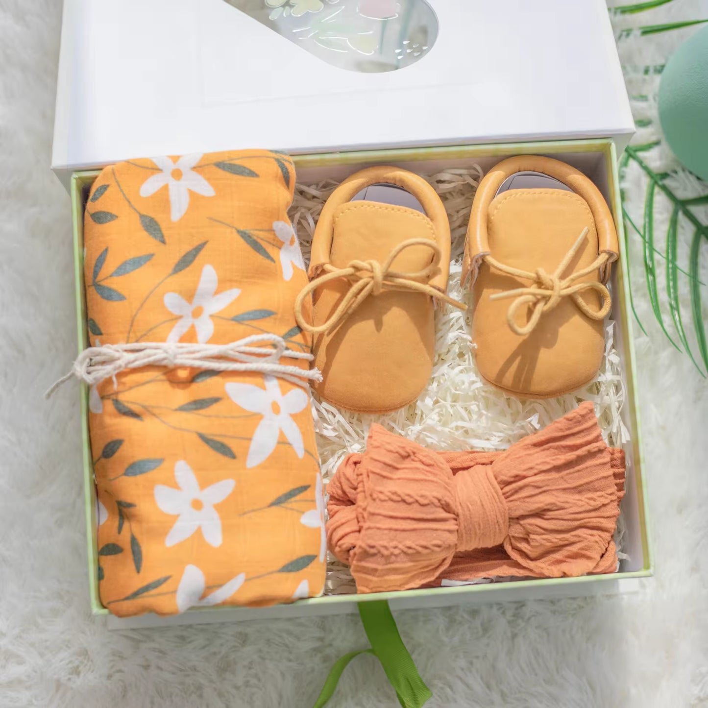 Custom Super Soft Bamboo Cotton Swaddle Blanket with Shoes 3Pcs Set Baby Bathing Newborn Baby Gift Set